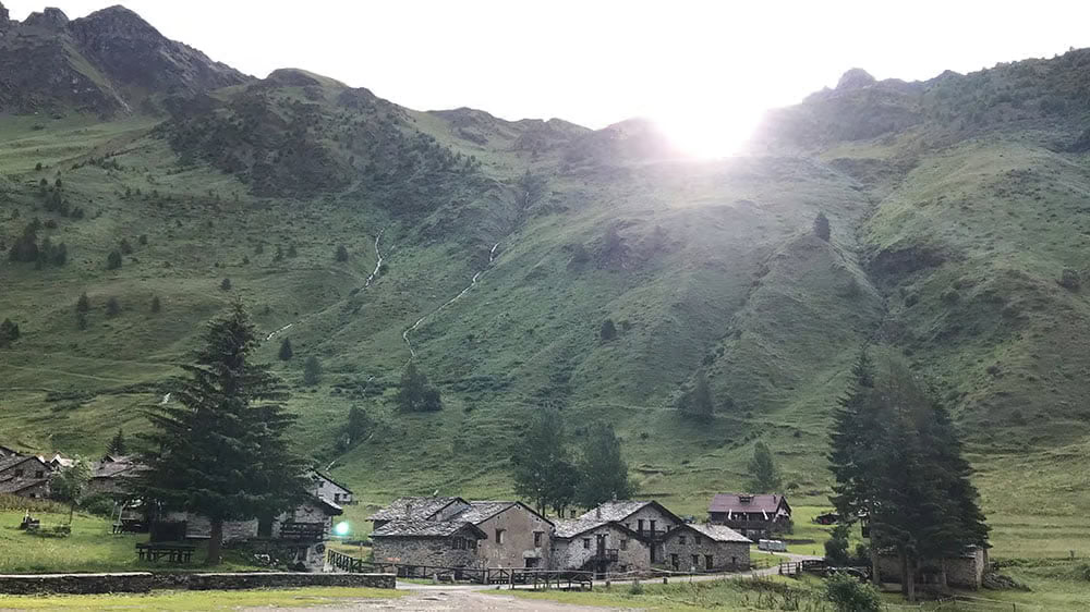 Case di Viso vor dem Uphill zum Rifugio Bozzi - Montozzo