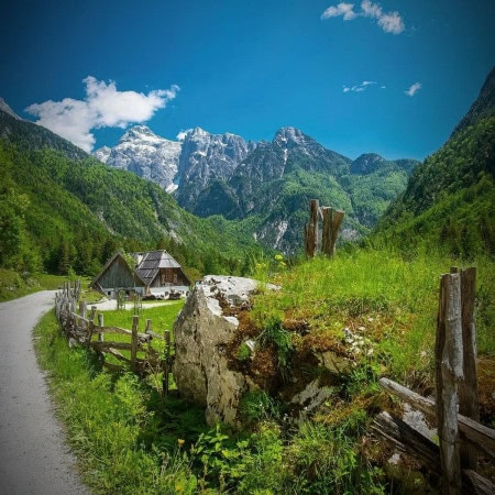 Transalp Slowenien: Mit dem MTB auf spektakulären Trails von Villach bis Triest an der Adria