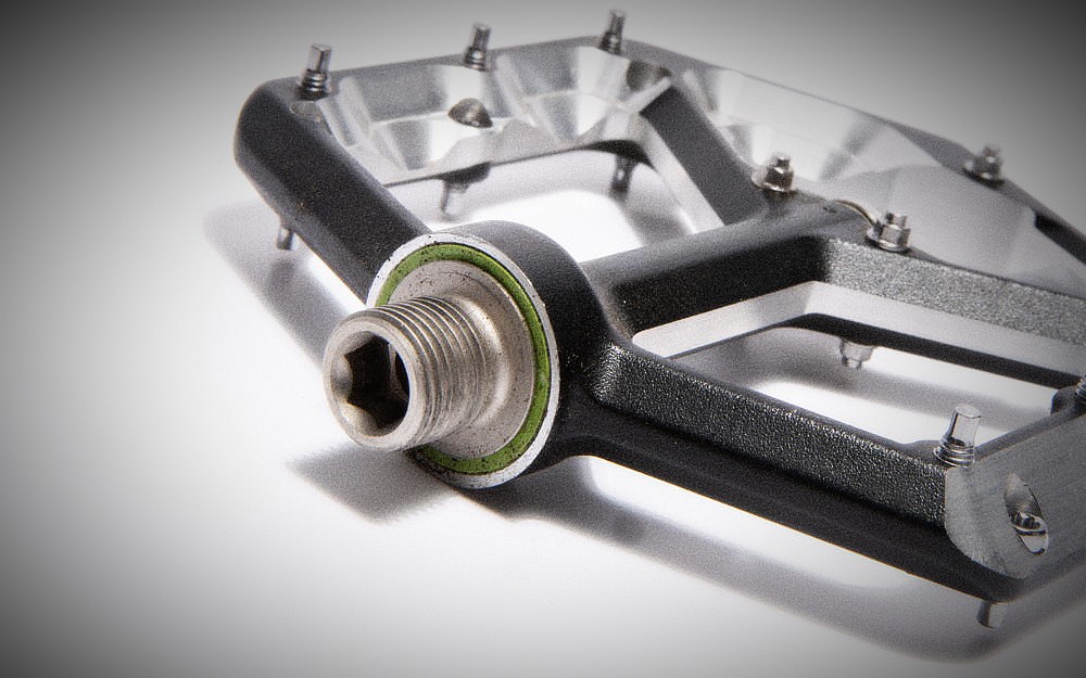 mtb-plattform-pedal In welche Richtung werden Flat-Pedale abgeschraubt?