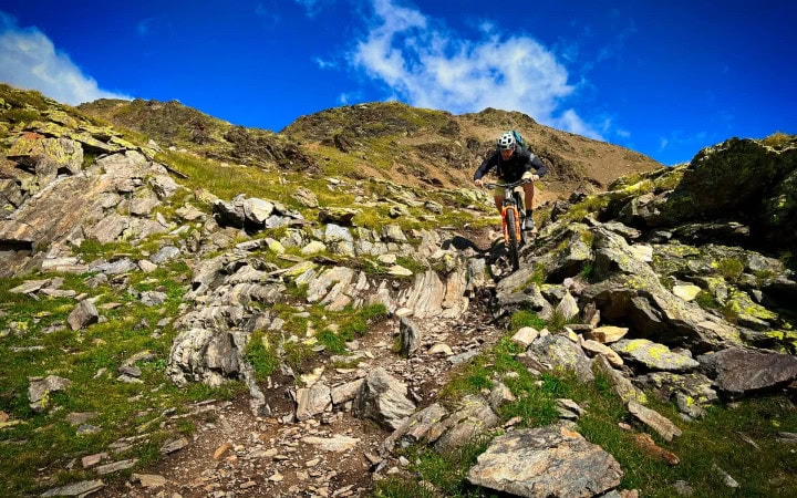 Entdecke die besten MTB Enduro Touren in den Alpen!